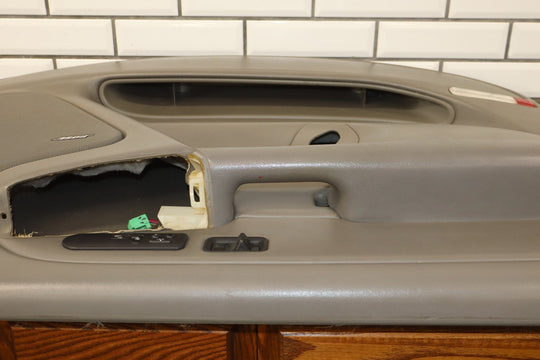 2006 Chevrolet Silverado 2500 Left Front Door Trim Panel Medium Gray 922