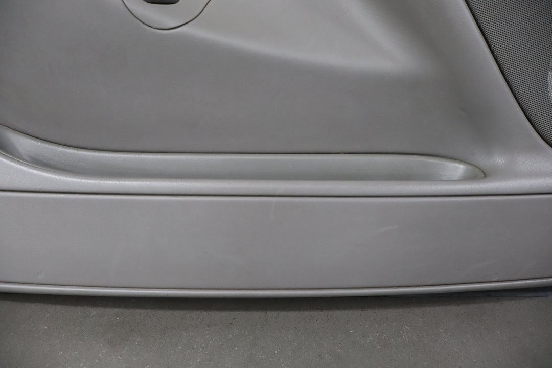 2006 Chevrolet Silverado 2500 Left Front Door Trim Panel Medium Gray 922