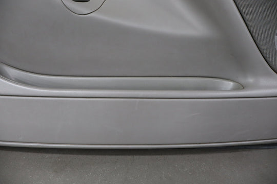 2006 Chevrolet Silverado 2500 Left Front Door Trim Panel Medium Gray 922