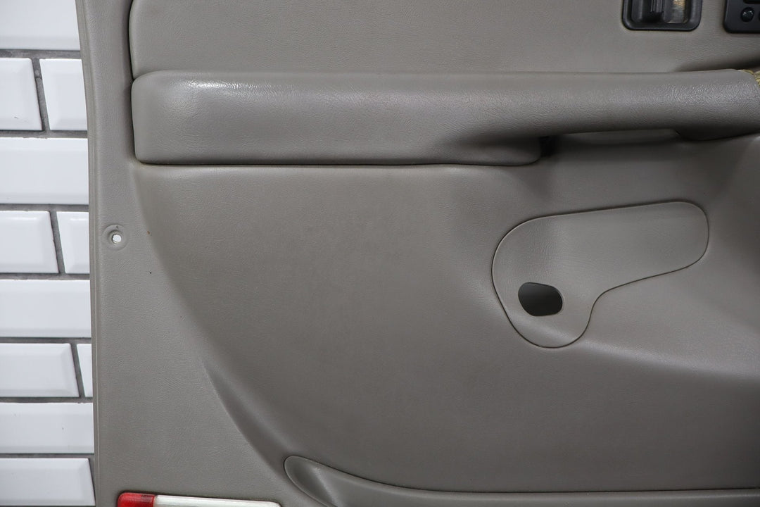 2006 Chevrolet Silverado 2500 Left Front Door Trim Panel Medium Gray 922