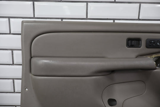 2006 Chevrolet Silverado 2500 Left Front Door Trim Panel Medium Gray 922