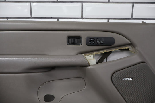 2006 Chevrolet Silverado 2500 Left Front Door Trim Panel Medium Gray 922