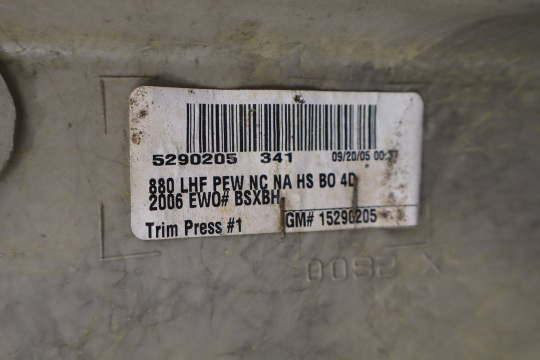 2006 Chevrolet Silverado 2500 Left Front Door Trim Panel Medium Gray 922