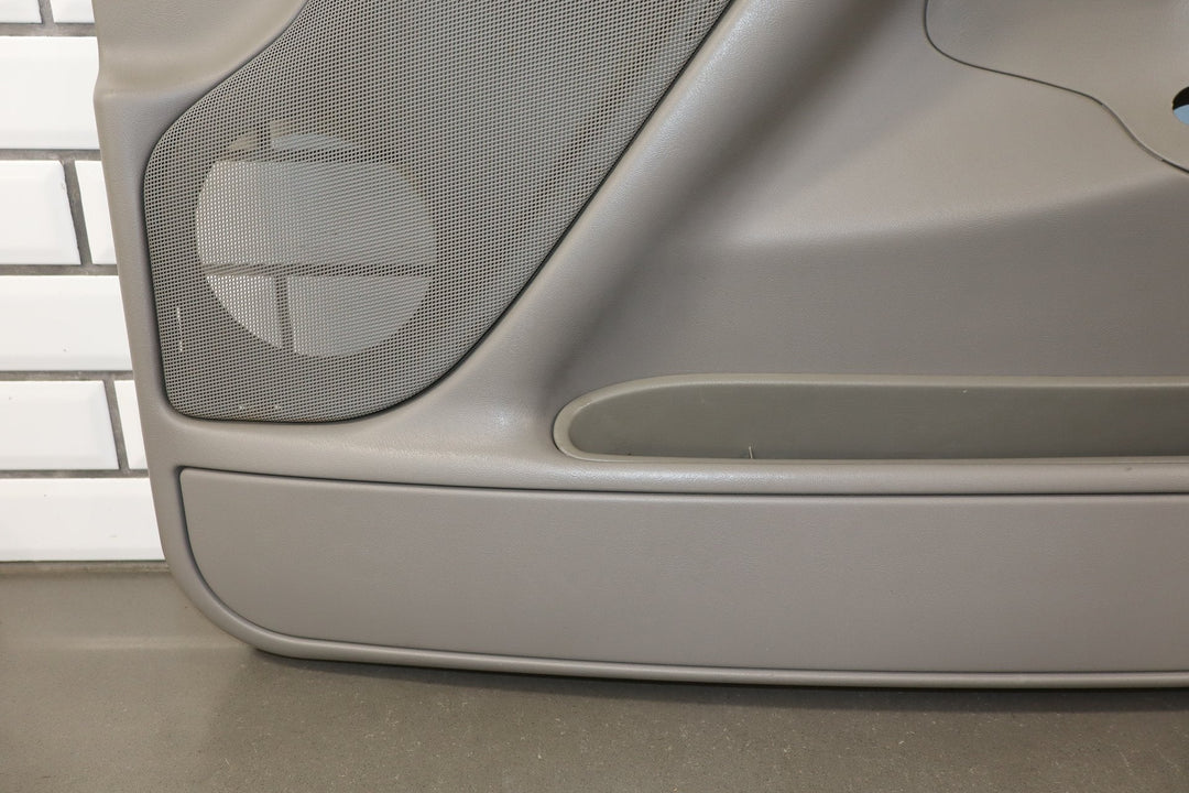 2006 Chevrolet Silverado 2500 Right Front Door Trim Panel Medium Gray 922