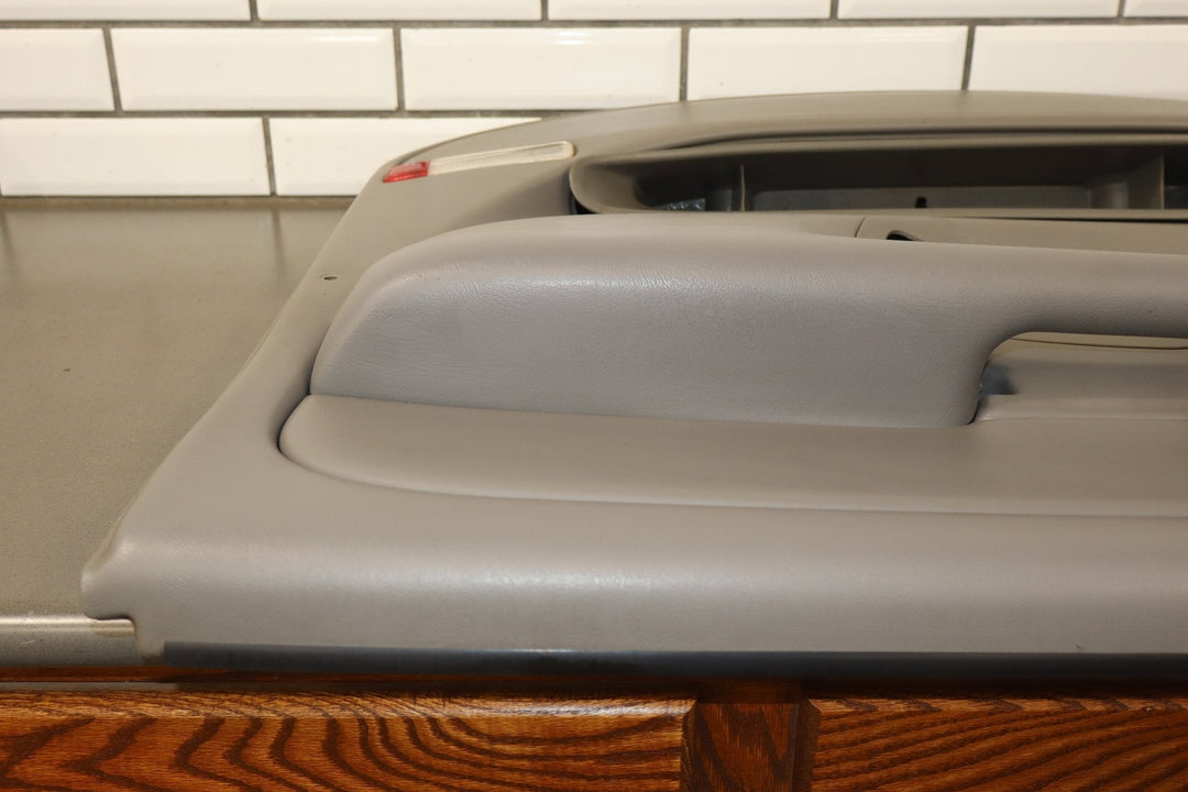 2006 Chevrolet Silverado 2500 Right Front Door Trim Panel Medium Gray 922