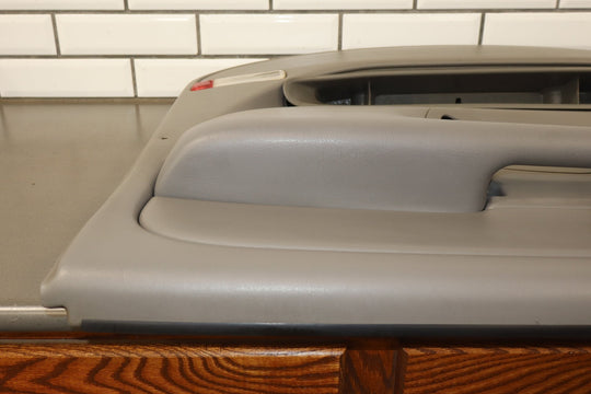 2006 Chevrolet Silverado 2500 Right Front Door Trim Panel Medium Gray 922