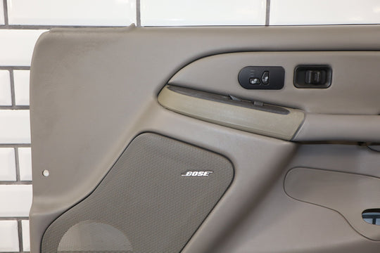 2006 Chevrolet Silverado 2500 Right Front Door Trim Panel Medium Gray 922