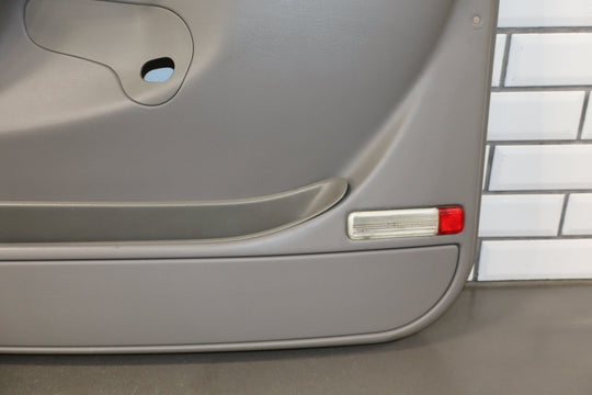 2006 Chevrolet Silverado 2500 Right Front Door Trim Panel Medium Gray 922