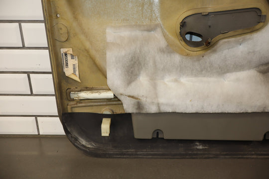 2006 Chevrolet Silverado 2500 Right Front Door Trim Panel Medium Gray 922