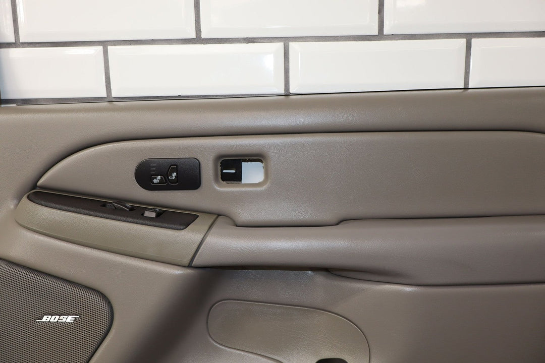 2006 Chevrolet Tahoe Right Front Door Trim Panel Grey 922