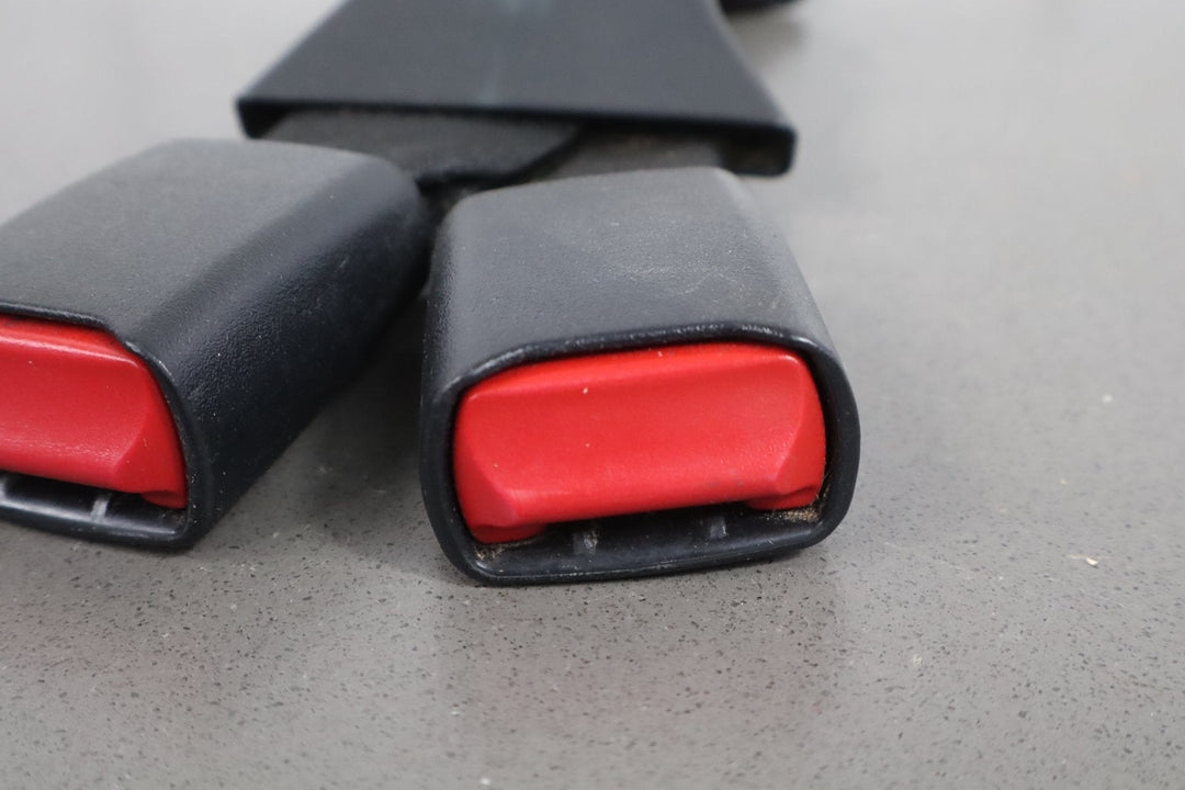 2006 Ford F - 250 Crew Cab Harley Davidson Rear Seat Belt Center Buckle