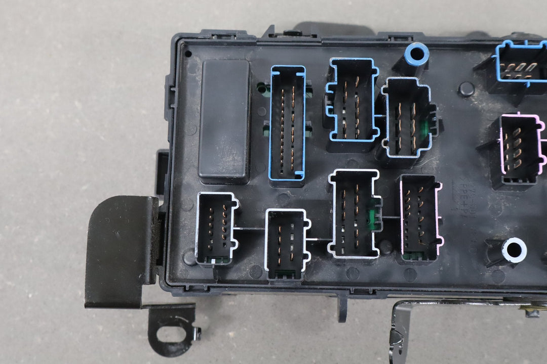 2006 Ford F - 250 Super Duty 6.0L Diesel Cabin Fuse Box Harley - Davidson Edition