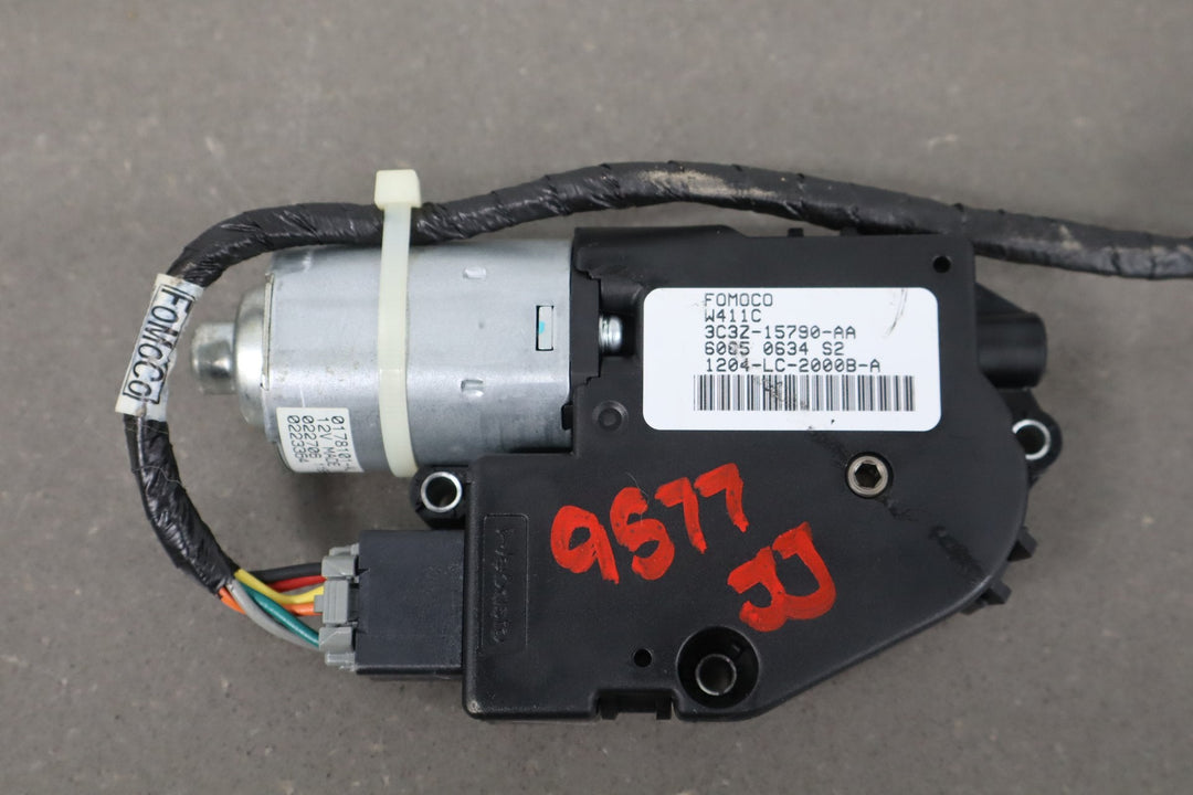 2006 Ford F - 250 Super Duty Sun Roof Motor OEM