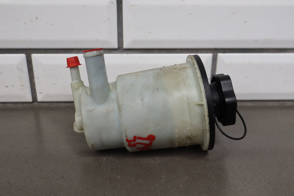2006 Ford Mustang GT S197 4.6L V8 Power Steering Fluid Reservoir Tank