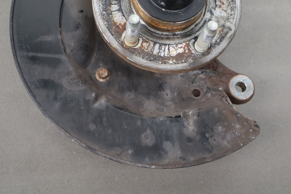 2006 Ford Mustang GT S197 Driver Left Front Spindle With Hub And ABS Sensor