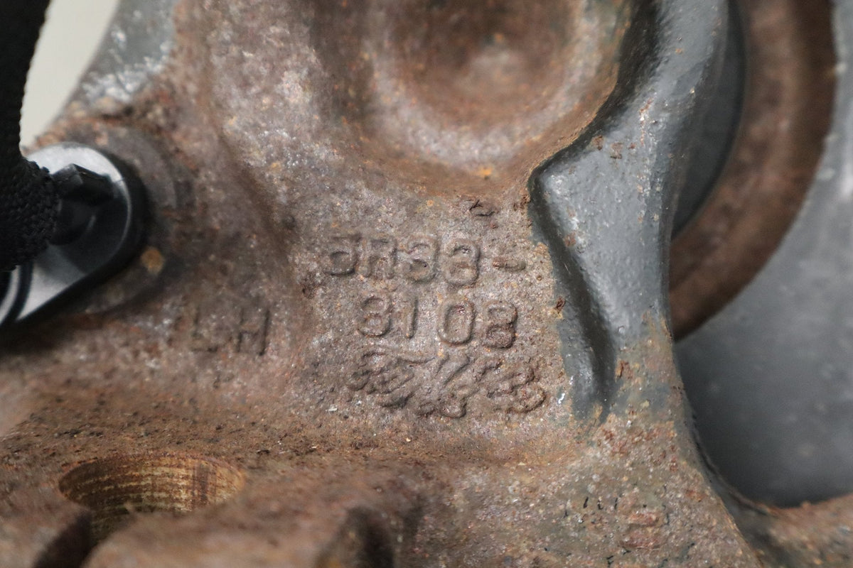 2006 Ford Mustang GT S197 Driver Left Front Spindle With Hub And ABS Sensor
