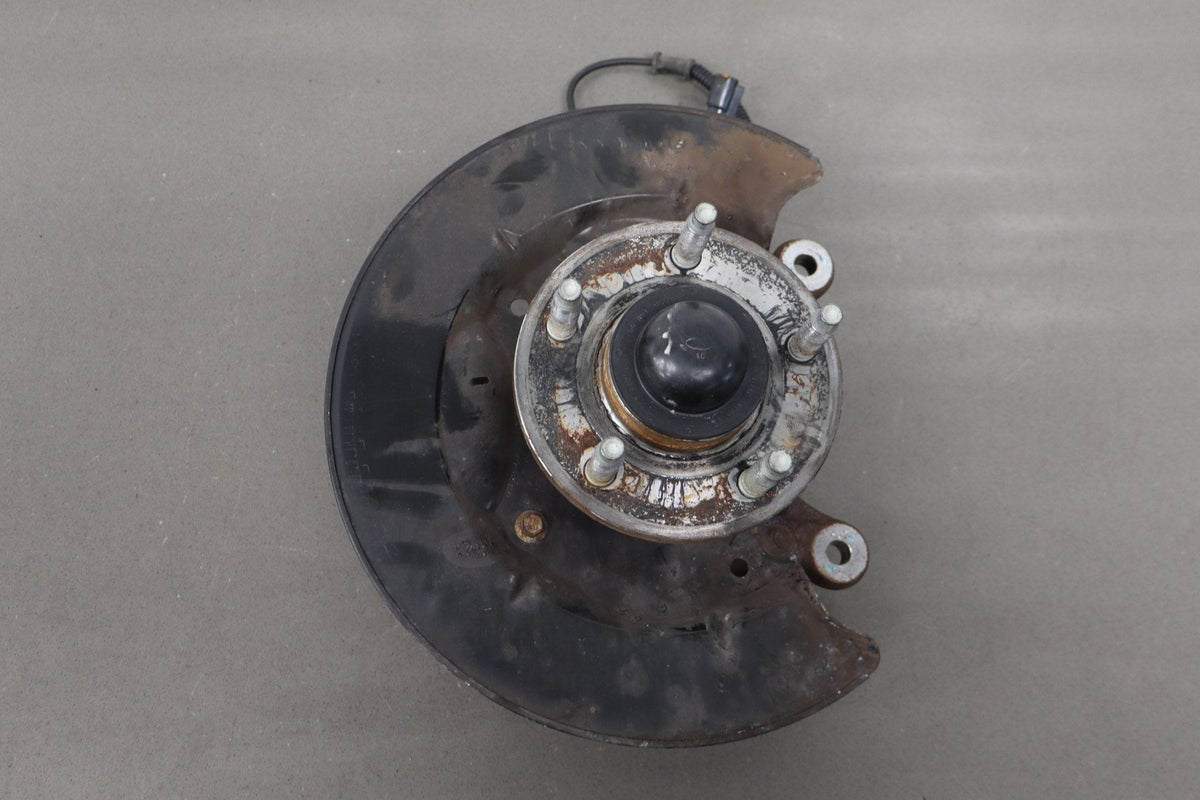2006 Ford Mustang GT S197 Driver Left Front Spindle With Hub And ABS Sensor
