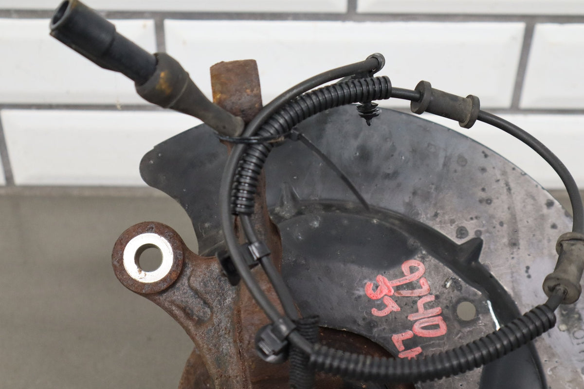 2006 Ford Mustang GT S197 Driver Left Front Spindle With Hub And ABS Sensor