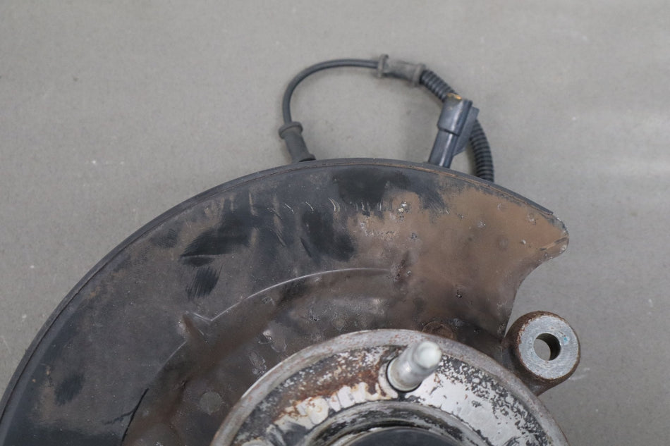 2006 Ford Mustang GT S197 Driver Left Front Spindle With Hub And ABS Sensor