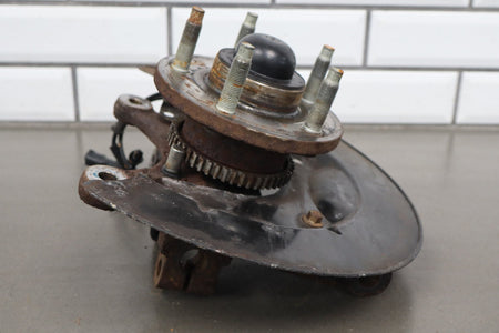 2006 Ford Mustang GT S197 Passenger Right Front Spindle With Hub And ABS Sensor
