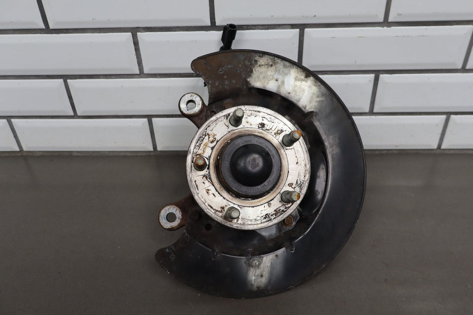 2006 Ford Mustang GT S197 Passenger Right Front Spindle With Hub And ABS Sensor