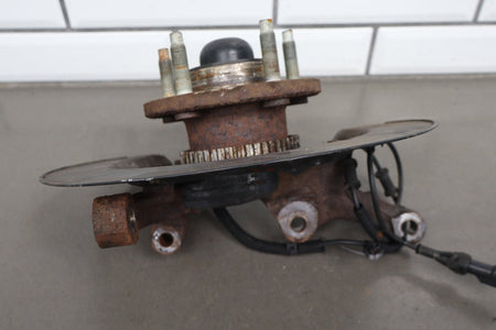 2006 Ford Mustang GT S197 Passenger Right Front Spindle With Hub And ABS Sensor