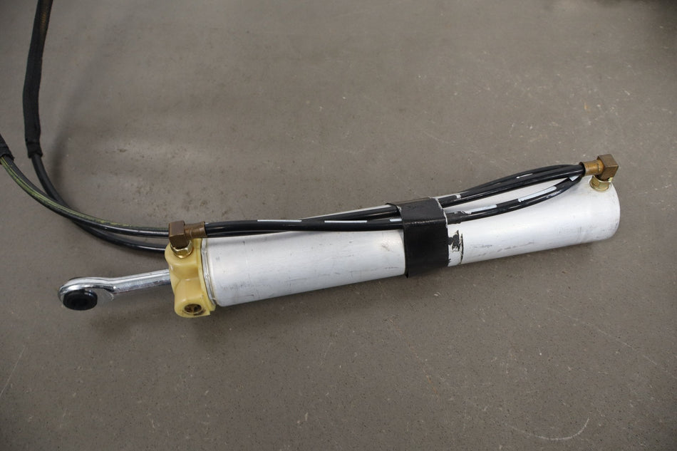 2006 Ford Mustang S197 Convertible Top Hydraulic Lift Motor Cylinders (Tested)
