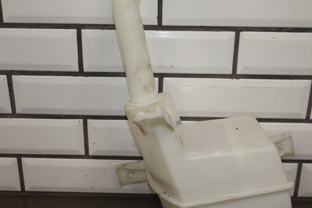 2006 Ford Mustang S197 Windshield Washer Fluid Reservoir Bottle