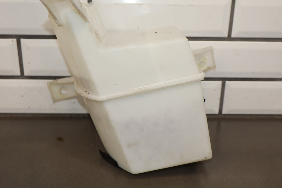 2006 Ford Mustang S197 Windshield Washer Fluid Reservoir Bottle