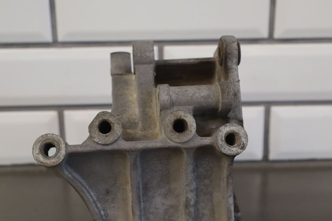 2006 GMC Sierra 2500HD LBZ Duramax Diesel AC Compressor Bracket 6.6L