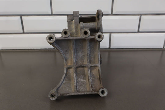 2006 GMC Sierra 2500HD LBZ Duramax Diesel AC Compressor Bracket 6.6L