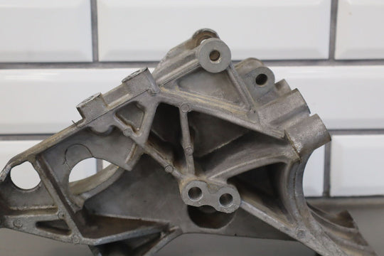 2006 GMC Sierra 2500HD LBZ Duramax Diesel AC Compressor Bracket 6.6L