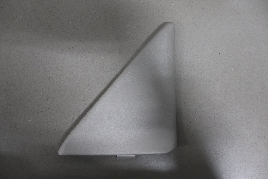 2006 GMC Yukon Denali Right Front Door Trim Panel Stone Gray 922