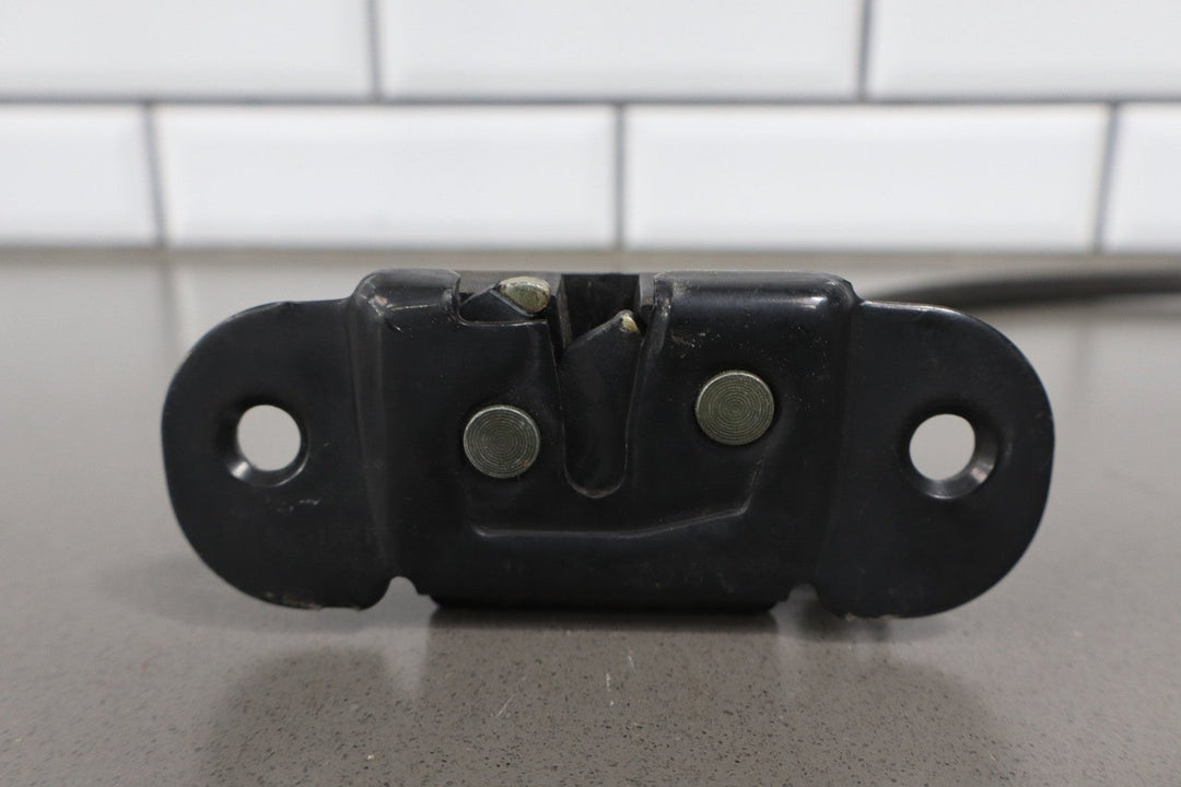  - 2006 Hummer H2 Pair of Hatch Lid Latches OEM