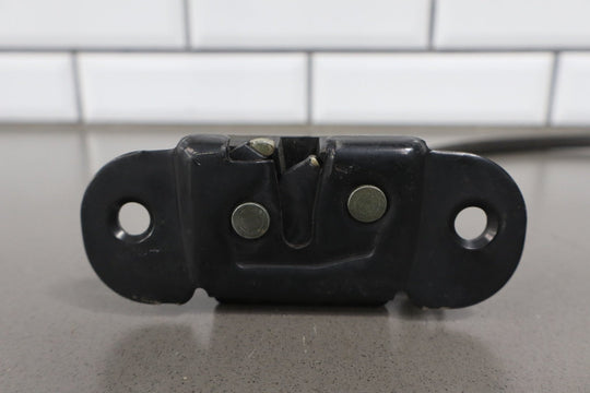  - 2006 Hummer H2 Pair of Hatch Lid Latches OEM