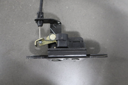  - 2006 Hummer H2 Pair of Hatch Lid Latches OEM