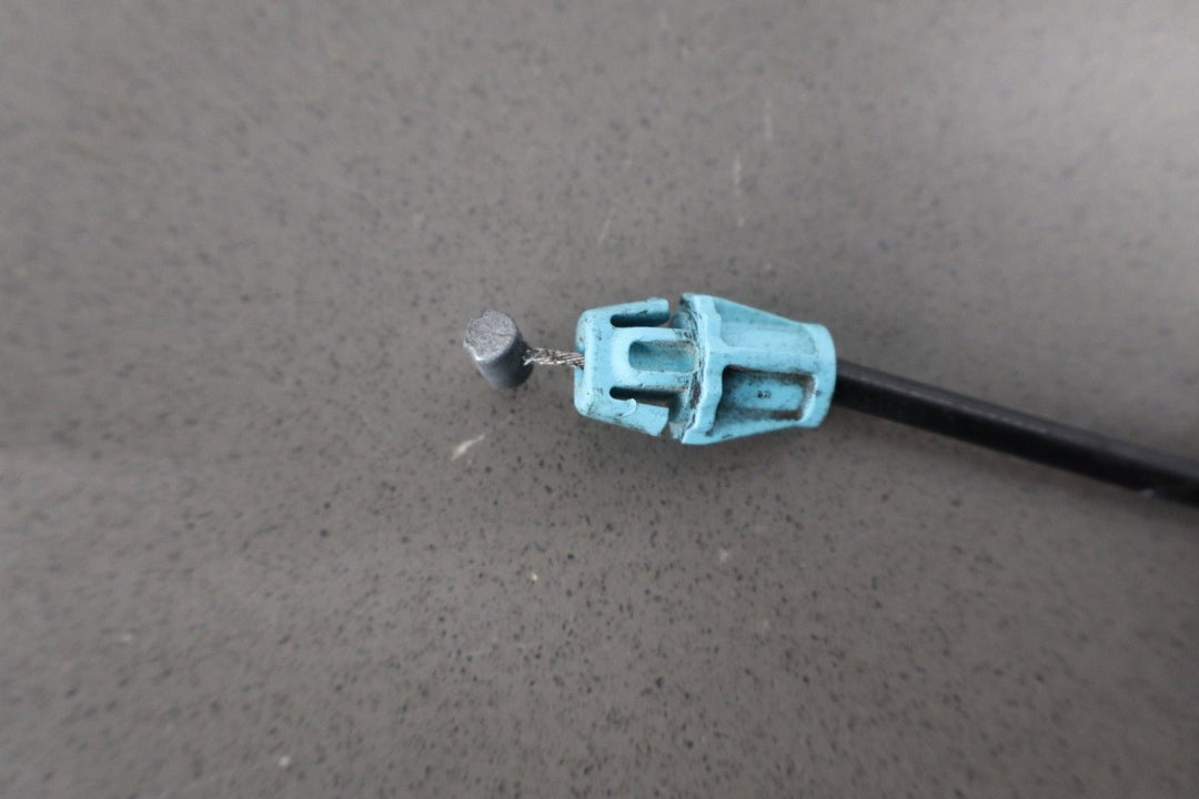  - 2006 Hummer H2 Pair of Hatch Lid Latches OEM