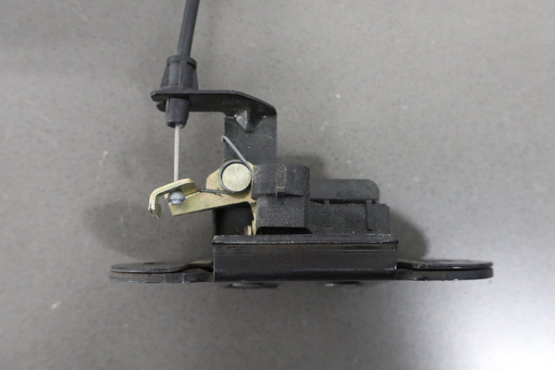  - 2006 Hummer H2 Pair of Hatch Lid Latches OEM