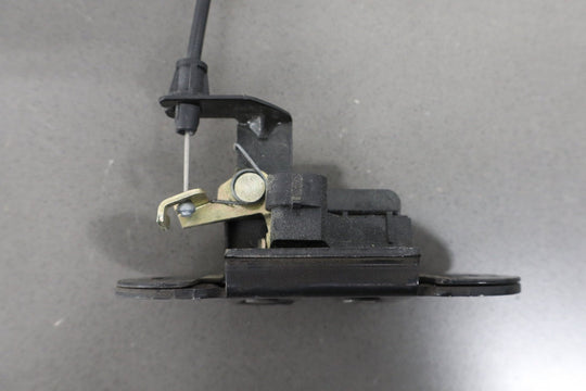  - 2006 Hummer H2 Pair of Hatch Lid Latches OEM