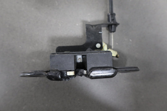  - 2006 Hummer H2 Pair of Hatch Lid Latches OEM