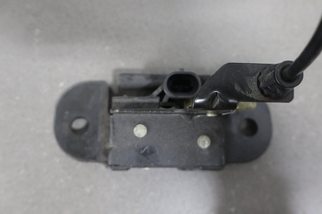  - 2006 Hummer H2 Pair of Hatch Lid Latches OEM