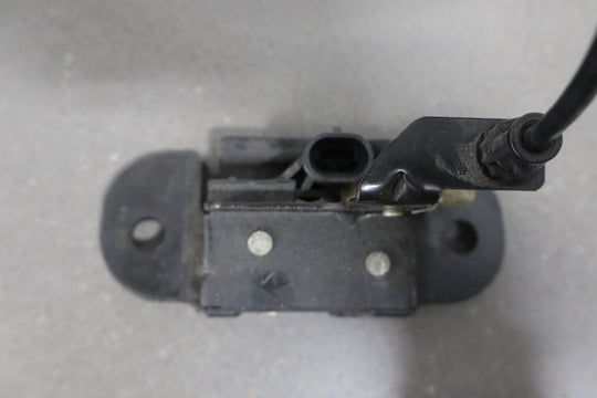  - 2006 Hummer H2 Pair of Hatch Lid Latches OEM