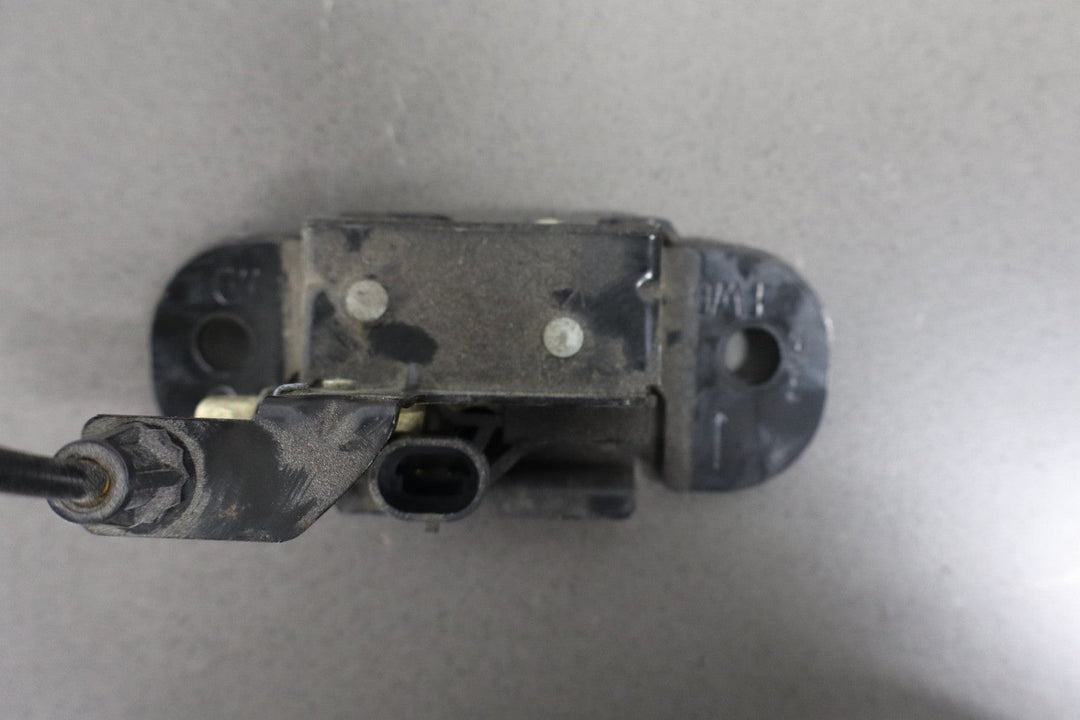  - 2006 Hummer H2 Pair of Hatch Lid Latches OEM