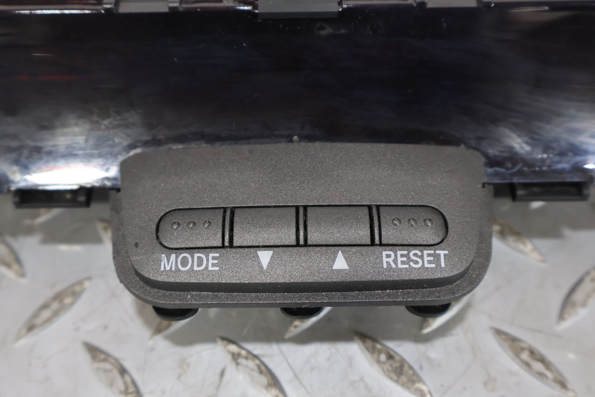 2006 Lexus GX470- Clock