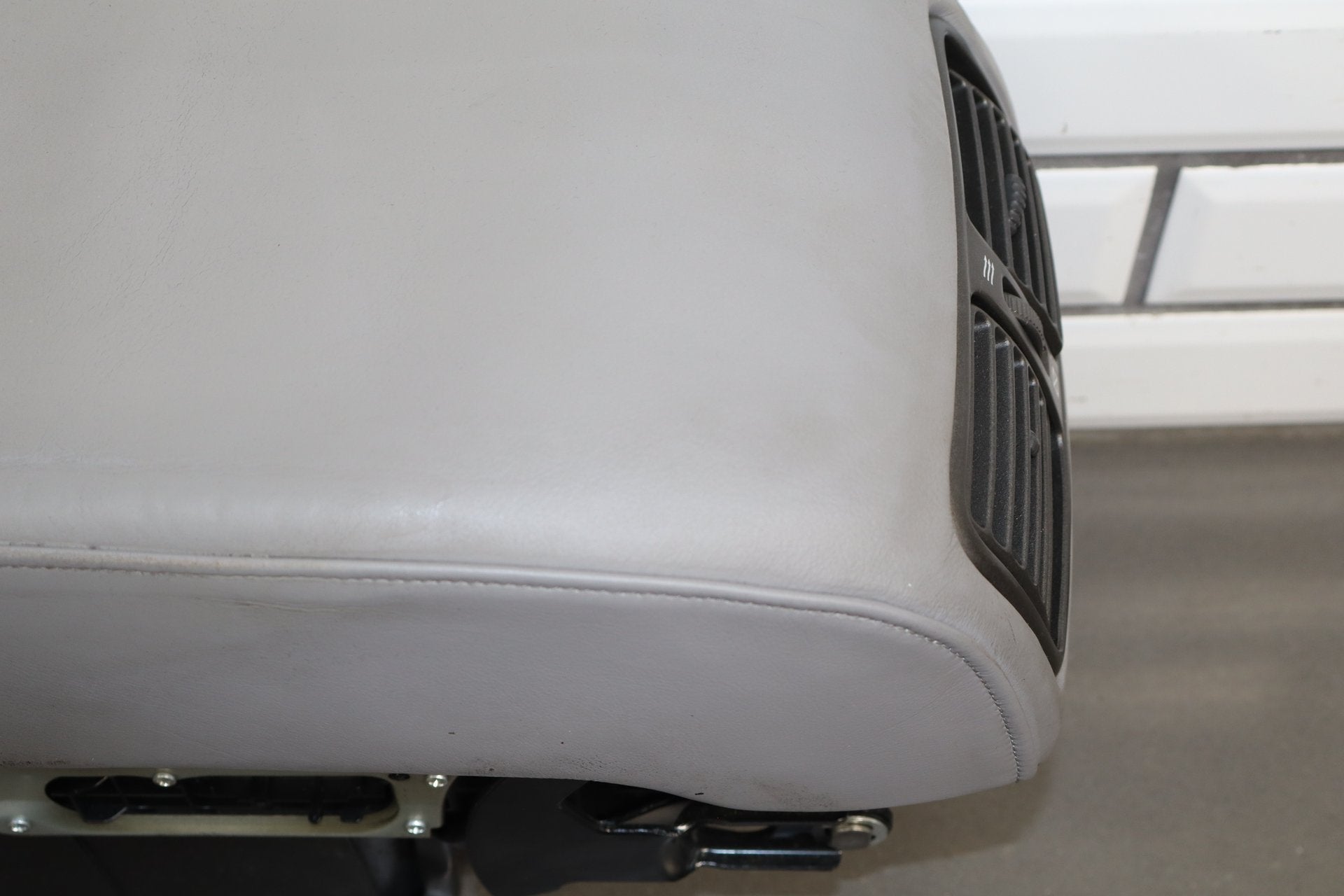 2006 Lexus LS430 Console Lid OEM