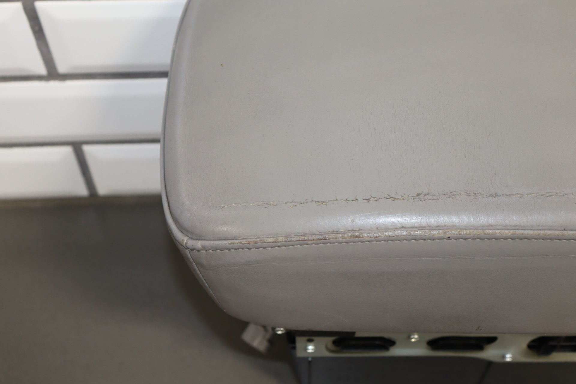 2006 Lexus LS430 Console Lid OEM