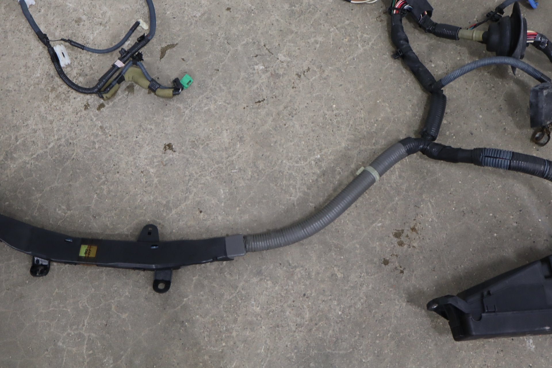 2006 Lexus LS430 Engine Wiring Harness 4.3L 8211150A01 OEM