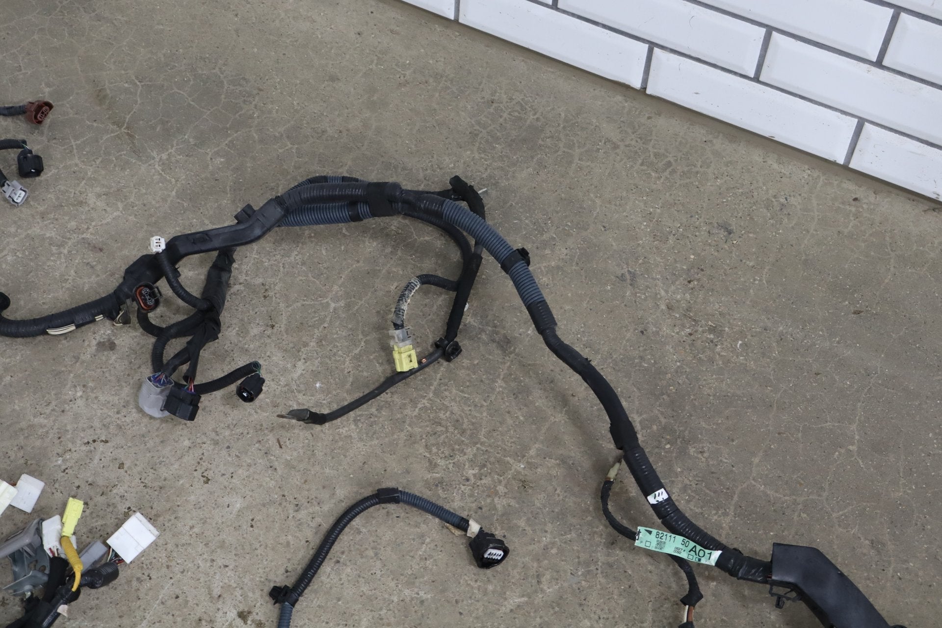 2006 Lexus LS430 Engine Wiring Harness 4.3L 8211150A01 OEM