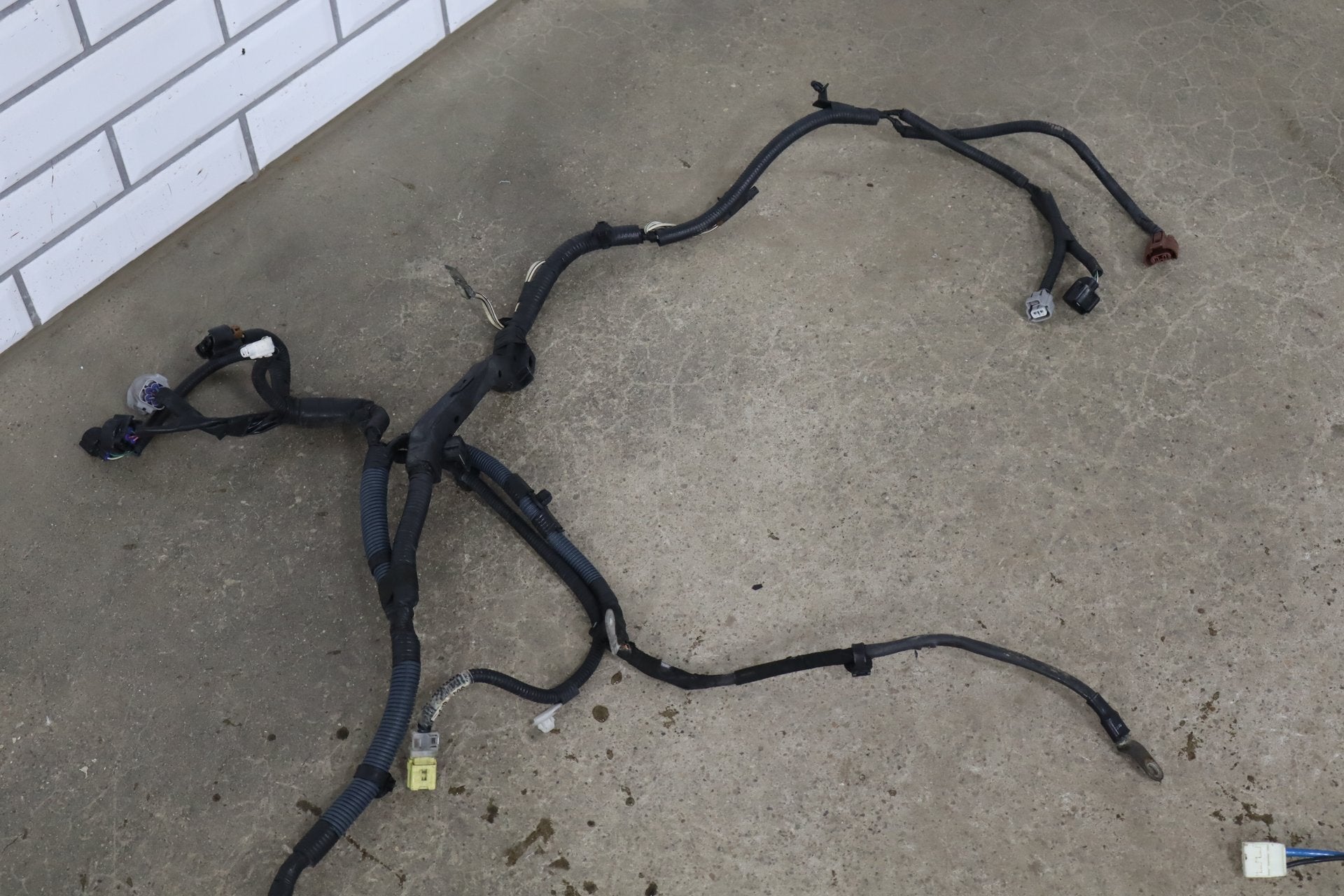 2006 Lexus LS430 Engine Wiring Harness 4.3L 8211150A01 OEM