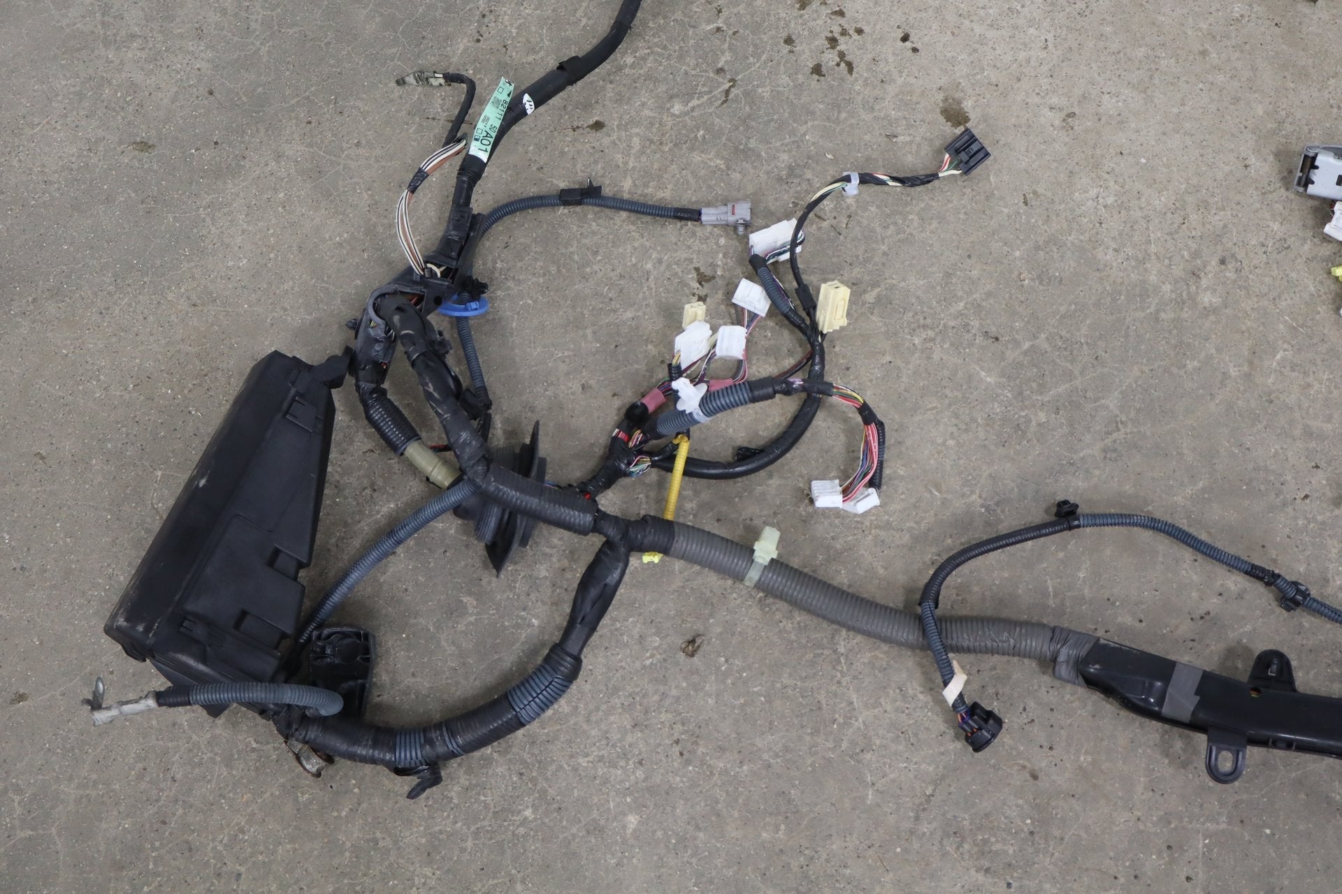 2006 Lexus LS430 Engine Wiring Harness 4.3L 8211150A01 OEM